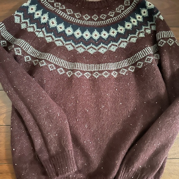 Weatherproof women’s  Maroon and Gray Patterned Crewneck Sweater - Picture 6 of 6